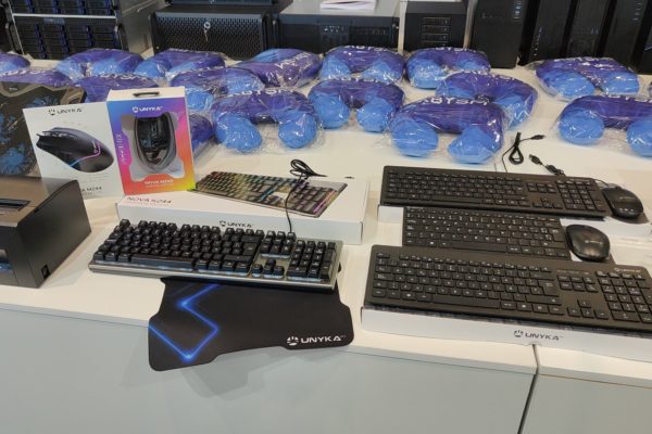 UNYKAch_Binary_Stand02