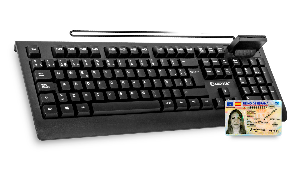 Teclado KB918 de 105 teclas con lector inteligente de tarjetas tipo PC/SC 2.0, como el DNI electrónico o las tarjetas españolas de sanidad